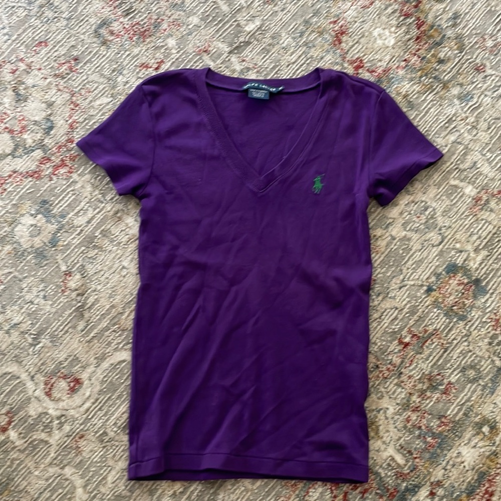 Woman’s extra small V-neck, Ralph Lauren T-shirt. (L)